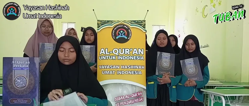 Dokumentasi penyerahan Al-Qur'an